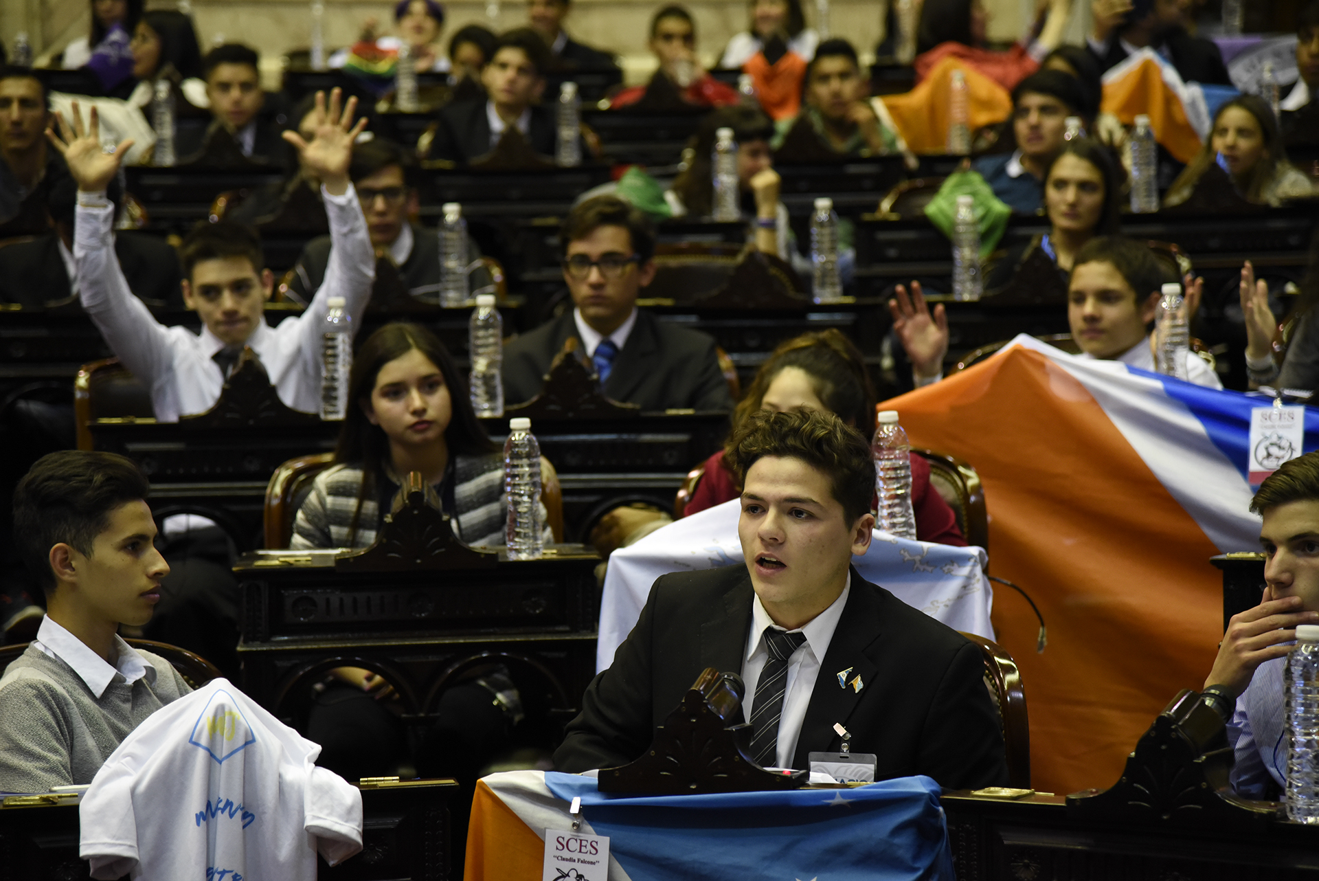 Galeria de imagenes de la noticia ESTUDIANTES SECUNDARIOS DE TODO EL PAÍS SESIONARON EN EL CONGRESO DE LA NACIÓN